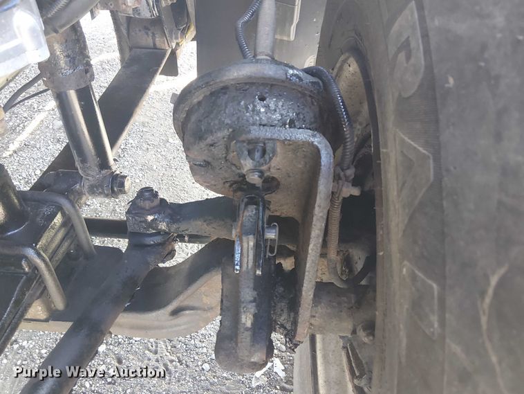 image for item NU9740 2004 Freightliner Columbia semi truck