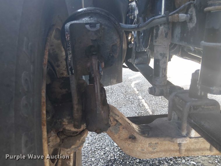 image for item NU9740 2004 Freightliner Columbia semi truck