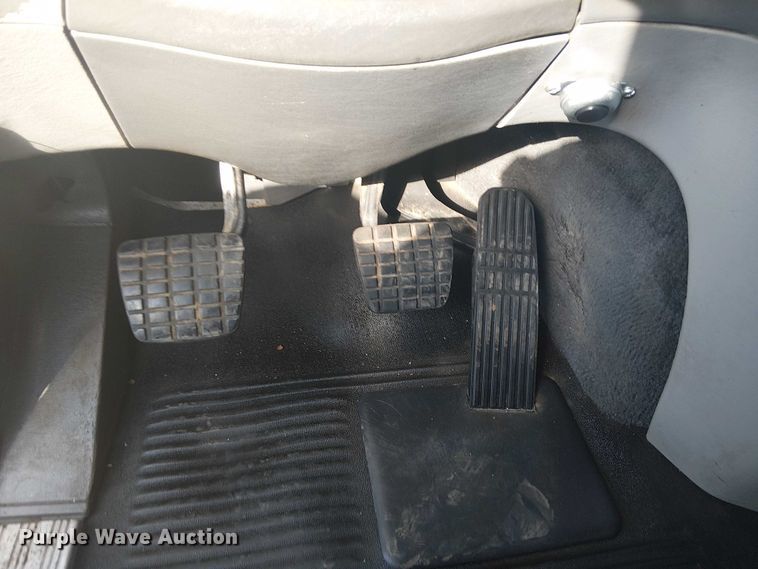 image for item NU9740 2004 Freightliner Columbia semi truck