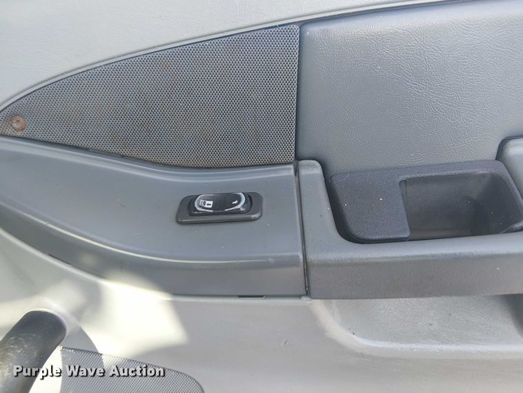 image for item NU9740 2004 Freightliner Columbia semi truck