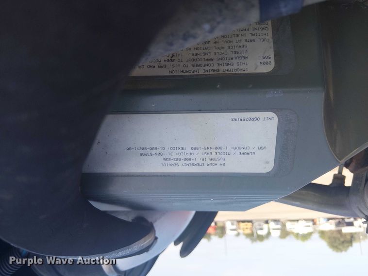 image for item NU9740 2004 Freightliner Columbia semi truck