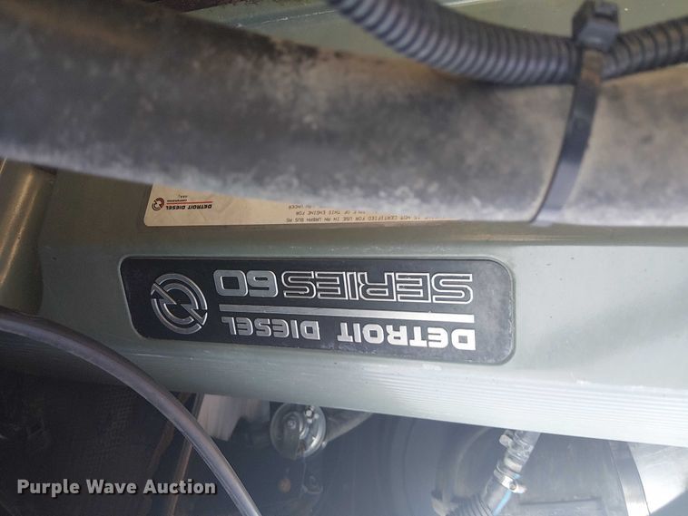 image for item NU9740 2004 Freightliner Columbia semi truck