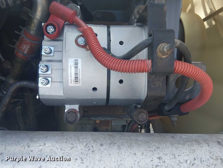 image for item NU9740 2004 Freightliner Columbia semi truck