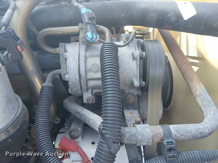 image for item NU9740 2004 Freightliner Columbia semi truck