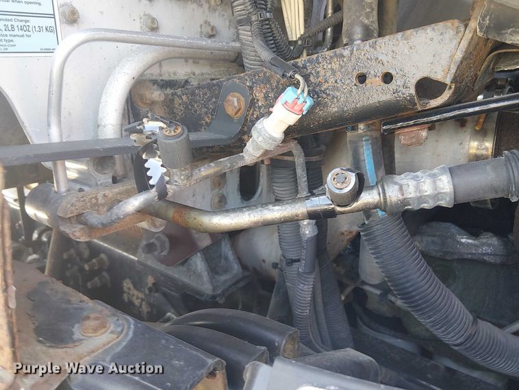 image for item NU9740 2004 Freightliner Columbia semi truck