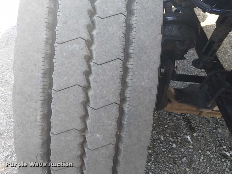 image for item NU9740 2004 Freightliner Columbia semi truck