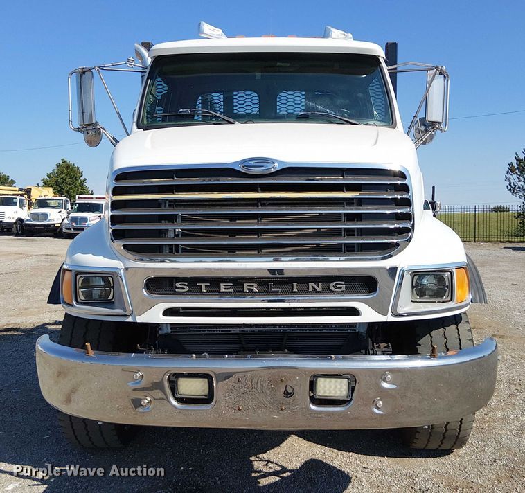 image for item NU9767 2007 Sterling L9500 Series flatbed truck