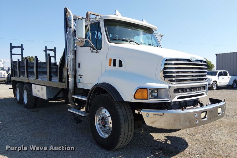 image for item NU9767 2007 Sterling L9500 Series flatbed truck
