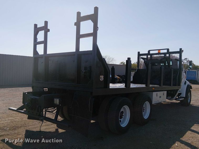 image for item NU9767 2007 Sterling L9500 Series flatbed truck