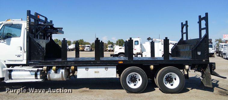 image for item NU9767 2007 Sterling L9500 Series flatbed truck