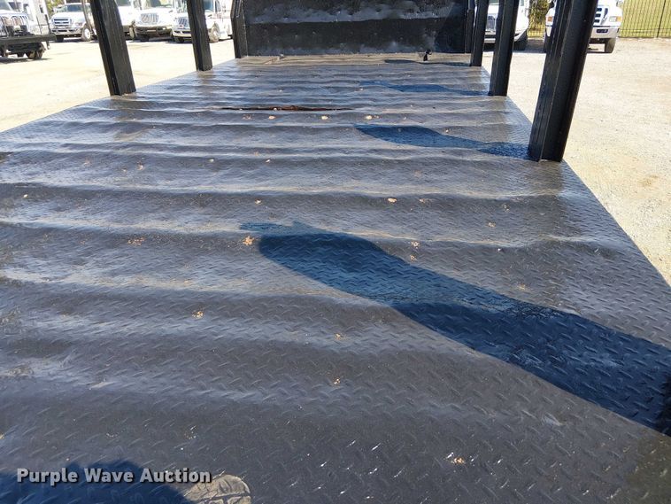 image for item NU9767 2007 Sterling L9500 Series flatbed truck