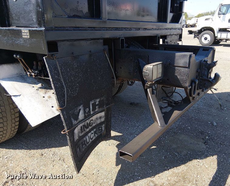 image for item NU9767 2007 Sterling L9500 Series flatbed truck