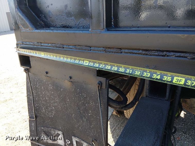 image for item NU9767 2007 Sterling L9500 Series flatbed truck