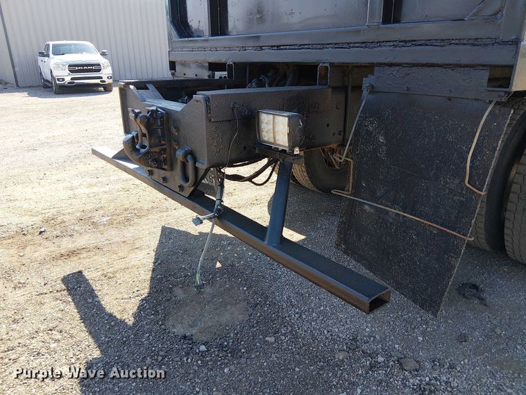 image for item NU9767 2007 Sterling L9500 Series flatbed truck