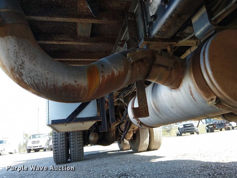 image for item NU9767 2007 Sterling L9500 Series flatbed truck