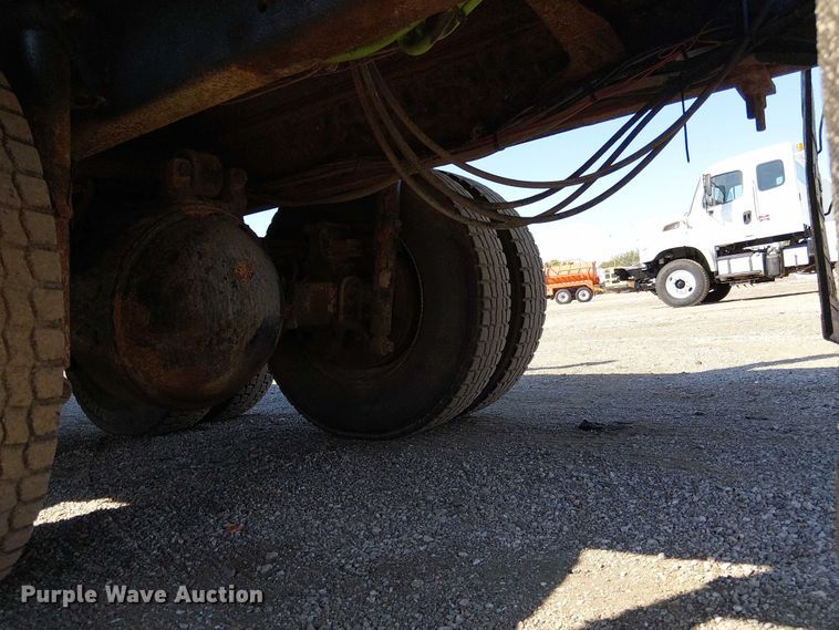 image for item NU9767 2007 Sterling L9500 Series flatbed truck