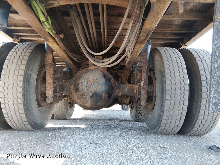 image for item NU9767 2007 Sterling L9500 Series flatbed truck