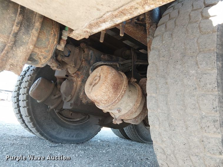 image for item NU9767 2007 Sterling L9500 Series flatbed truck