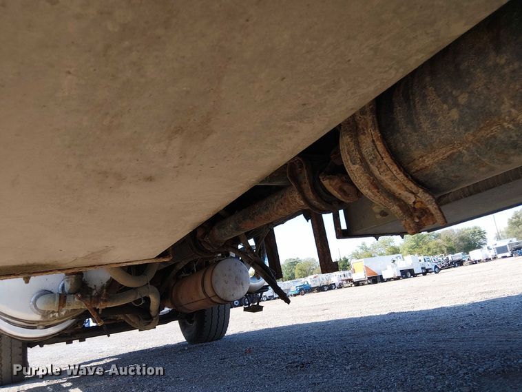 image for item NU9767 2007 Sterling L9500 Series flatbed truck