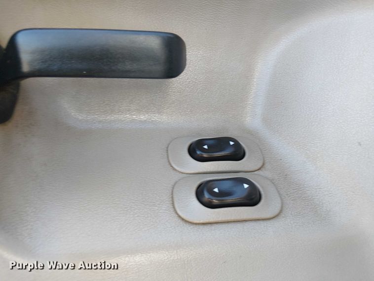 image for item NU9767 2007 Sterling L9500 Series flatbed truck