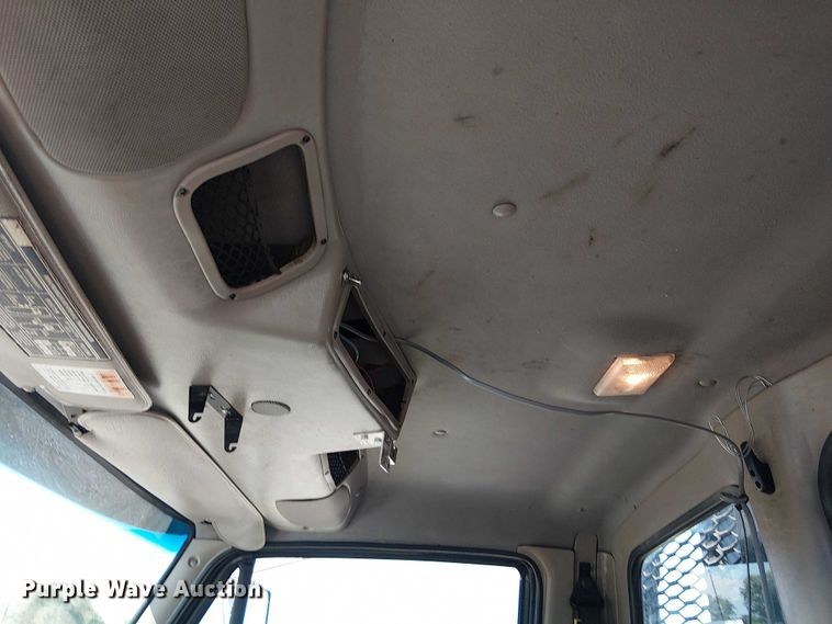 image for item NU9767 2007 Sterling L9500 Series flatbed truck