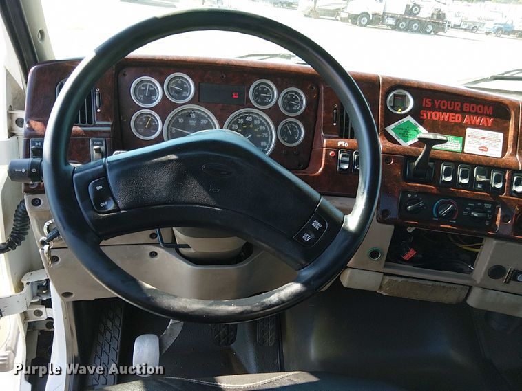 image for item NU9767 2007 Sterling L9500 Series flatbed truck