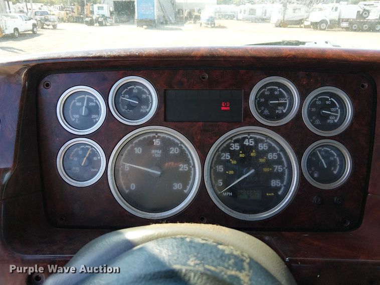 image for item NU9767 2007 Sterling L9500 Series flatbed truck