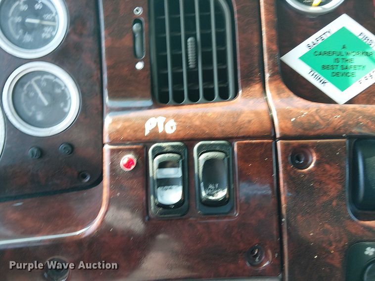 image for item NU9767 2007 Sterling L9500 Series flatbed truck