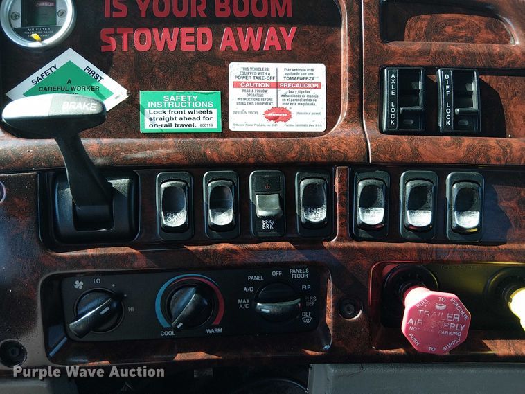 image for item NU9767 2007 Sterling L9500 Series flatbed truck