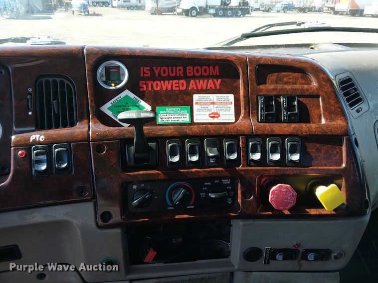 image for item NU9767 2007 Sterling L9500 Series flatbed truck