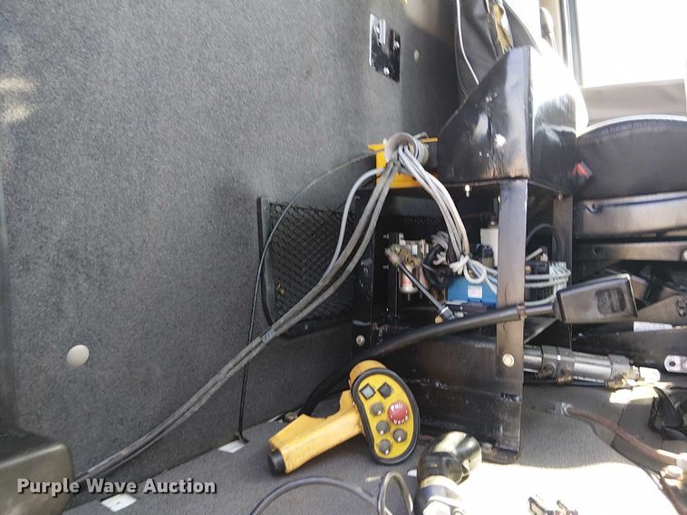 image for item NU9767 2007 Sterling L9500 Series flatbed truck