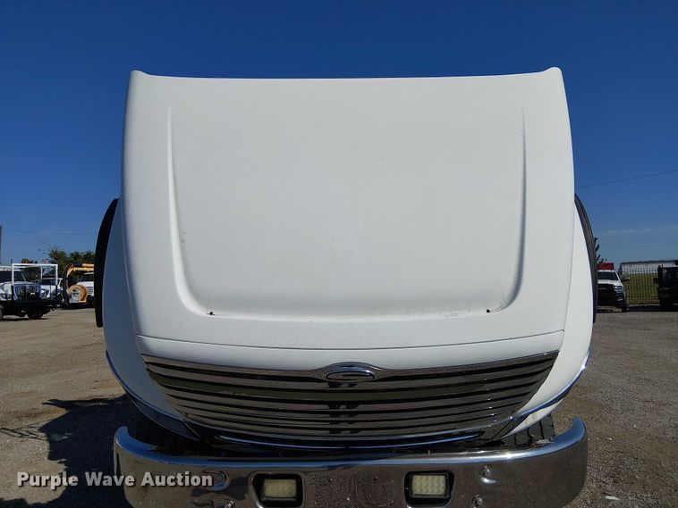 image for item NU9767 2007 Sterling L9500 Series flatbed truck