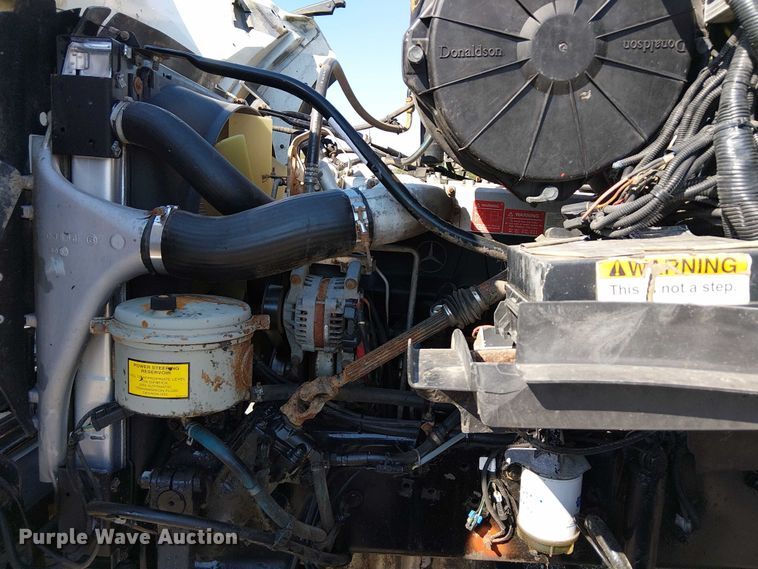 image for item NU9767 2007 Sterling L9500 Series flatbed truck