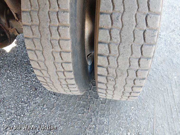 image for item NU9767 2007 Sterling L9500 Series flatbed truck