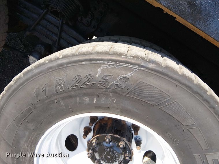 image for item NU9767 2007 Sterling L9500 Series flatbed truck