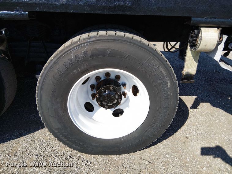 image for item NU9767 2007 Sterling L9500 Series flatbed truck