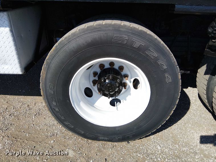 image for item NU9767 2007 Sterling L9500 Series flatbed truck