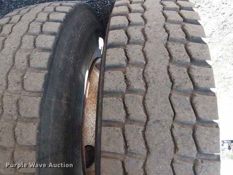 image for item NU9767 2007 Sterling L9500 Series flatbed truck