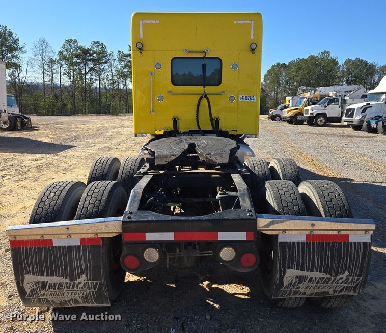 image for item YA0293 2014 Peterbilt 389 semi truck