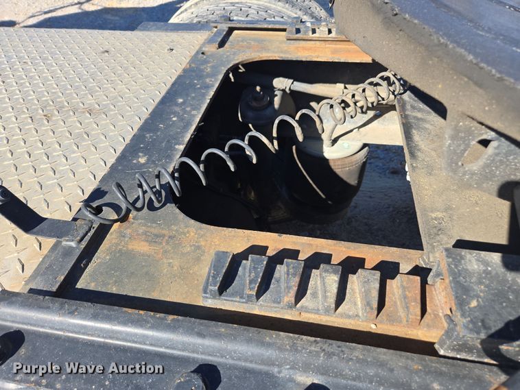 image for item YA0293 2014 Peterbilt 389 semi truck