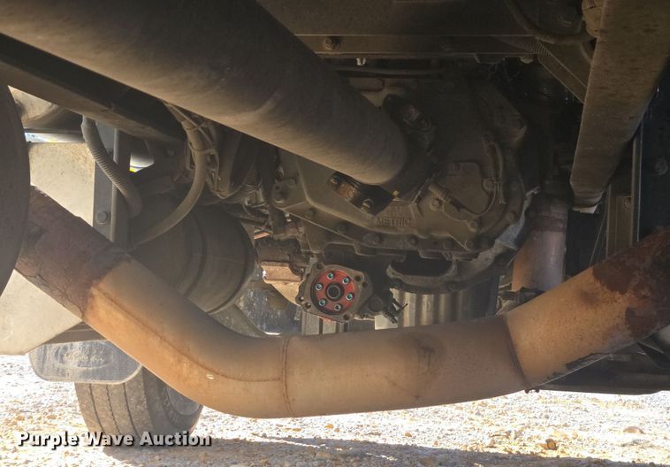 image for item YA0293 2014 Peterbilt 389 semi truck