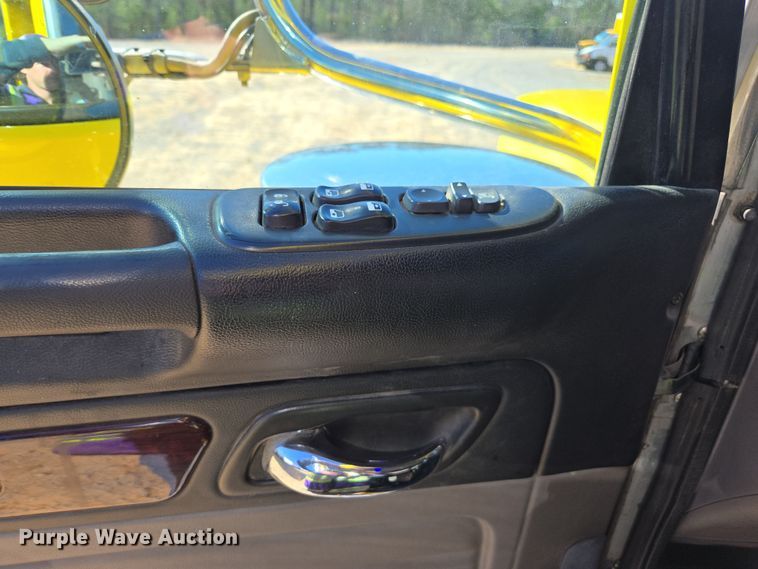 image for item YA0293 2014 Peterbilt 389 semi truck