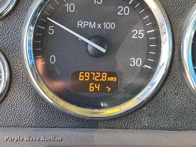 image for item YA0293 2014 Peterbilt 389 semi truck