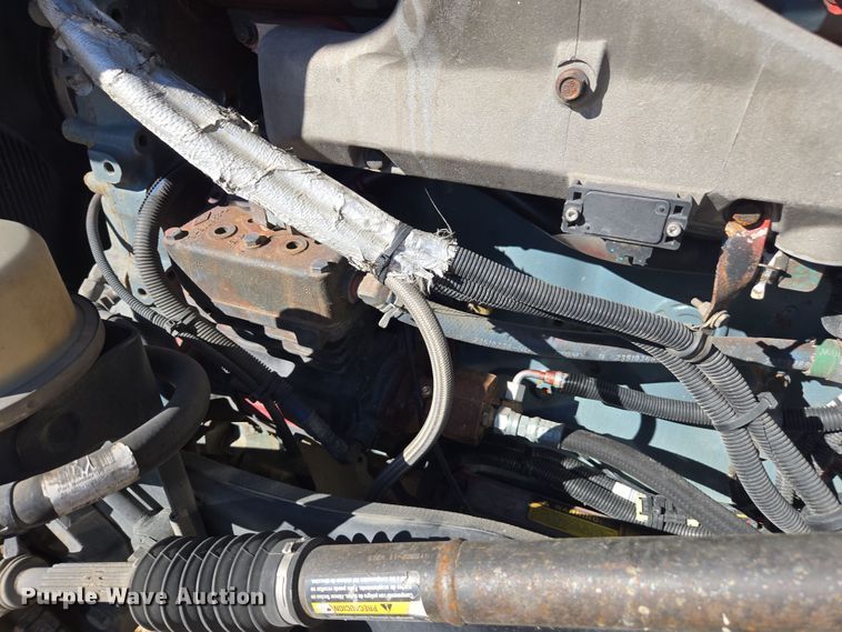 image for item YA0293 2014 Peterbilt 389 semi truck