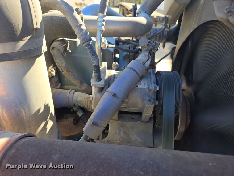 image for item YA0293 2014 Peterbilt 389 semi truck