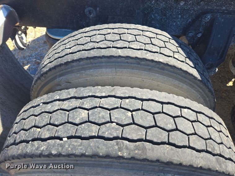 image for item YA0293 2014 Peterbilt 389 semi truck