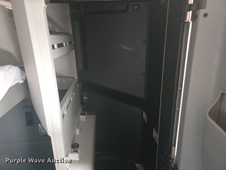 image for item YA0572 2019 Kenworth T680 semi truck