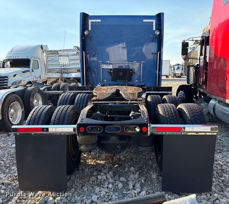 image for item YA0655 2018 Peterbilt 579 semi truck