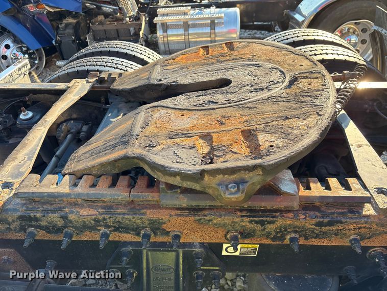 image for item YA0655 2018 Peterbilt 579 semi truck