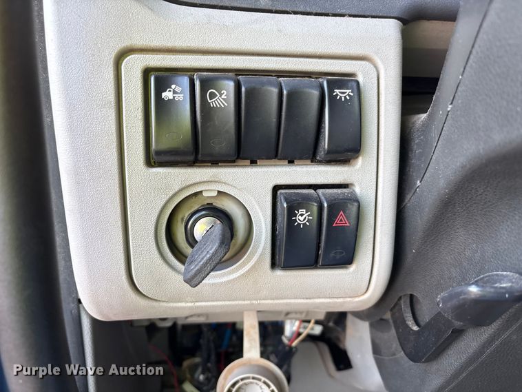 image for item YA0655 2018 Peterbilt 579 semi truck